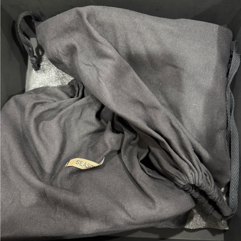 Season 6 Black and Tan Bag - Picture 5 of 12